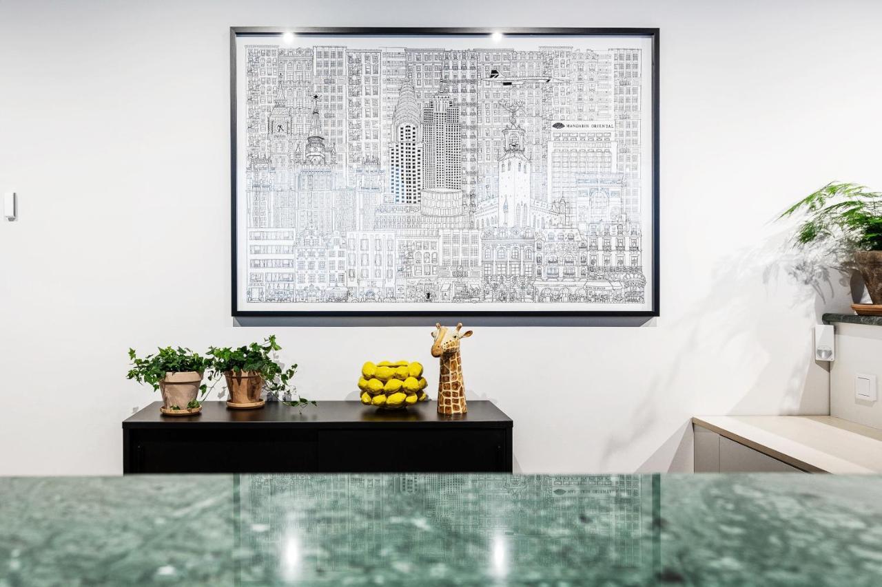 Biz Apartment Bromma 스톡홀름 외부 사진 A work by the artist